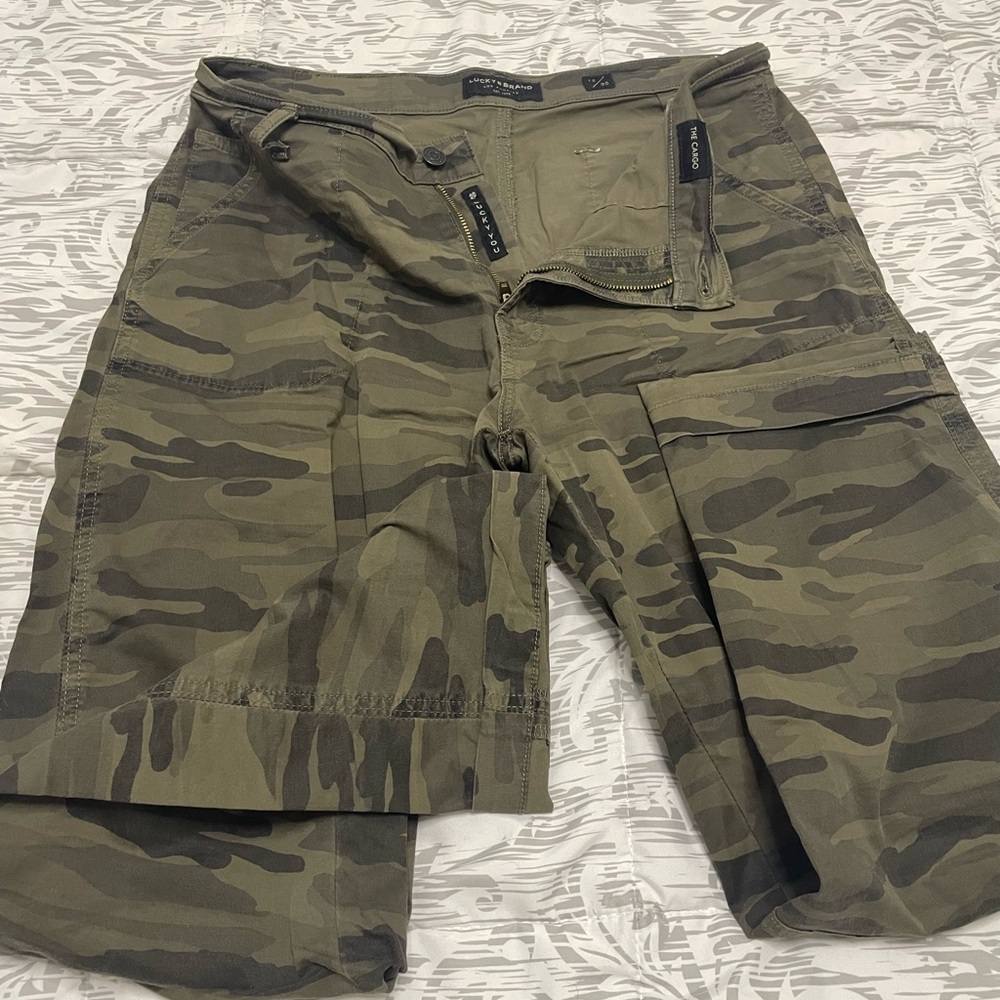 Lucky Brand Green Camouflage Cargo Shorts